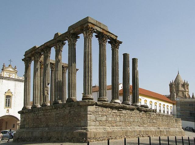 Đền La Mã, một biểu tượng của La Mã hiện diện trên lãnh thổ Bồ Đào Nha