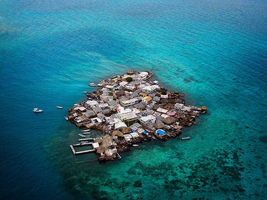 Vẻ đẹp kỳ diệu của hòn đảo chật chội, đông dân nhất thế giới.
